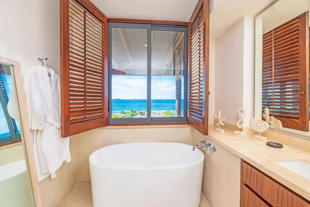 Sunny Vacation Condo 8