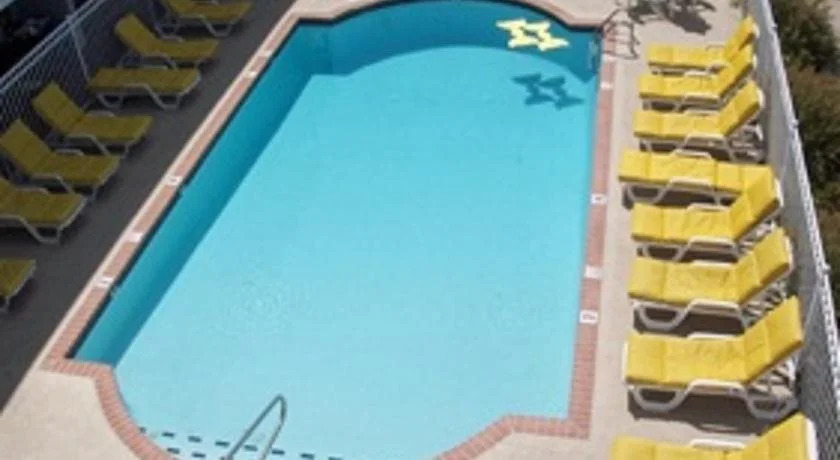 Shangri-La Motel