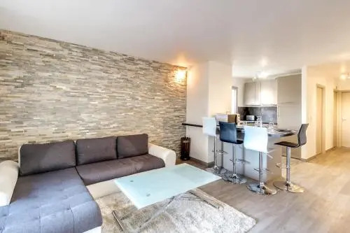 IMMOGROOM - 1 BR - Renovated - Wifi - Close to everything