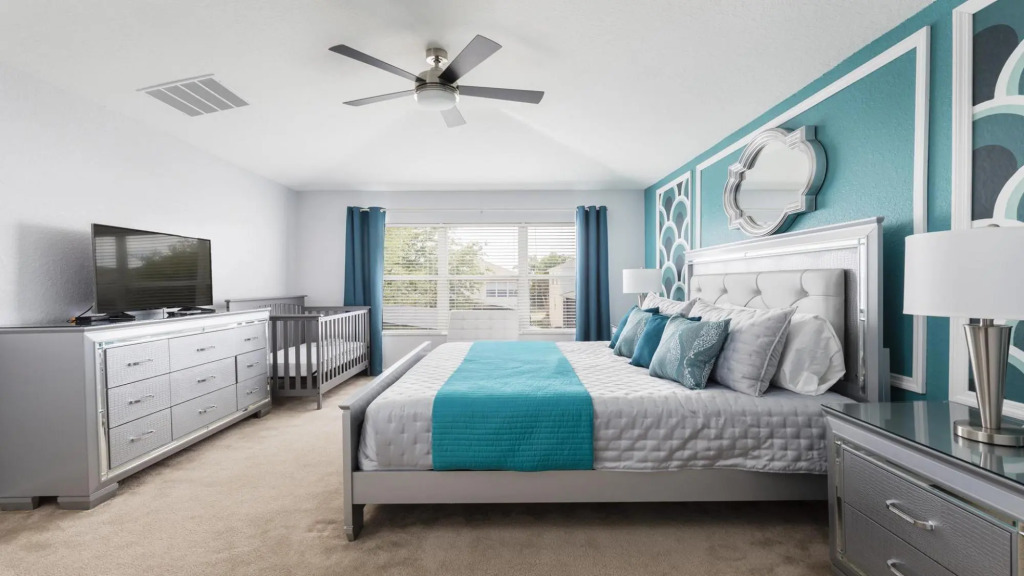 6BR Villa Near Disney w South-facing Pool spa