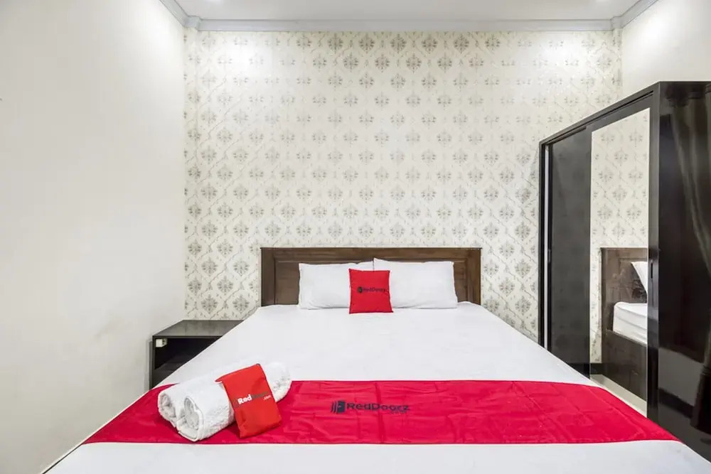 RedDoorz Syariah near Bandara Adisucipto Yogyakarta