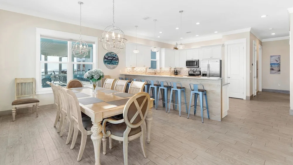 Luxury Gulf Front, Private Pool, 6-seater Golf Cart, Free Beach Setup