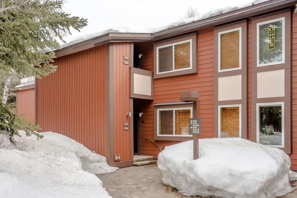Atelier 1045 - 2 Br Condo