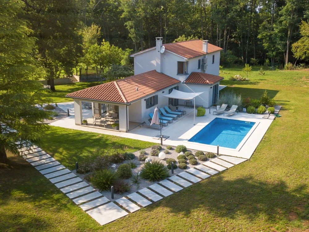 Charming Villa in Nedešcina With Pool