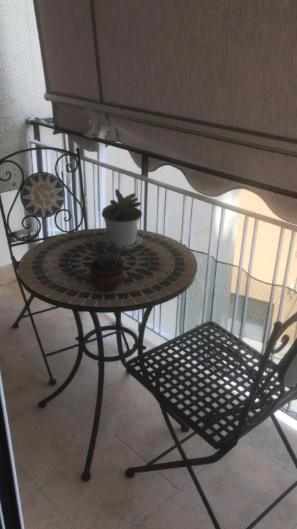 LARENA ROOM