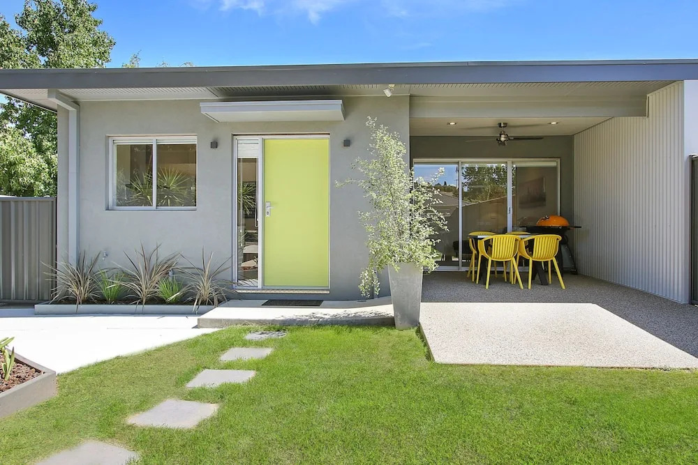 18 on Rayner - swish apartment Myrtleford