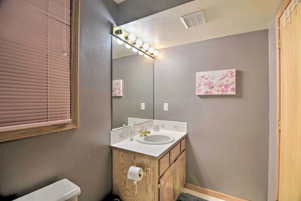 Charming Home w/ Yard ~ 12 Mi to Fort Collins