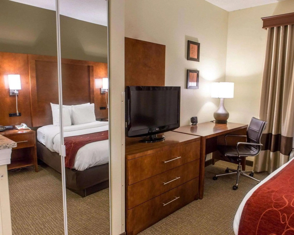 Comfort Suites Newark - Harrison