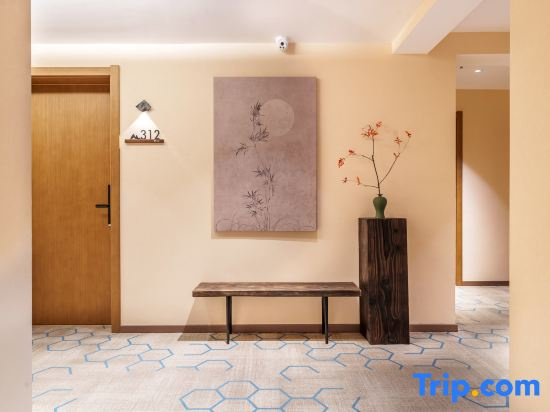 Huayin Yuesiji Hotel