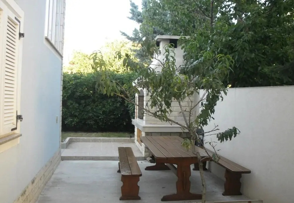 Vese - 100 m From Beach - A1