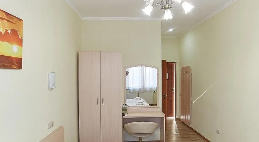 Отель Меркурий