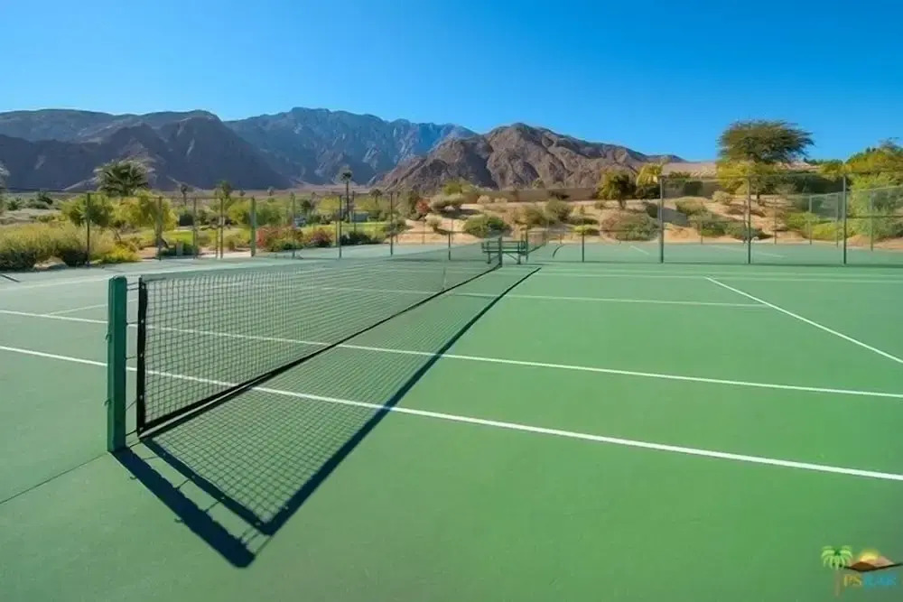 Los Palmas 30 Days Minimum 3 Bedroom Home by RedAwning