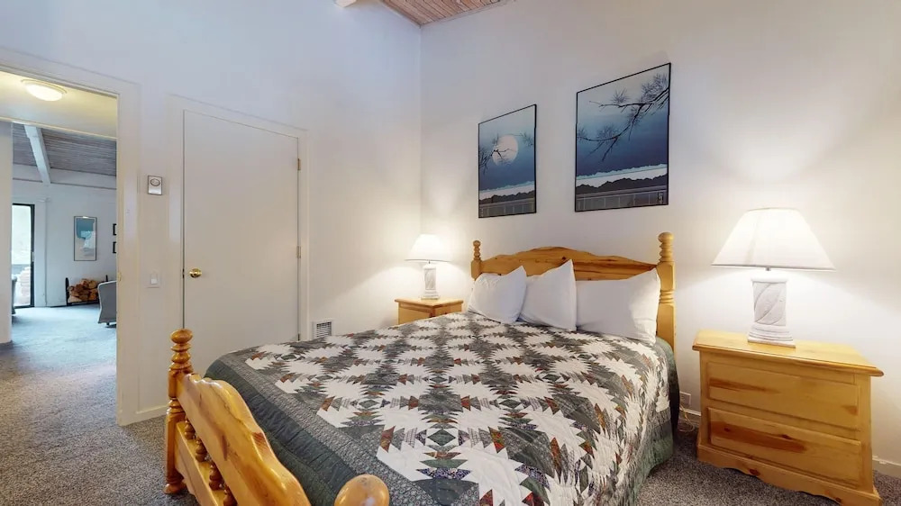 Mammoth West #116 4 Bedrooms 3 Bathrooms Condo