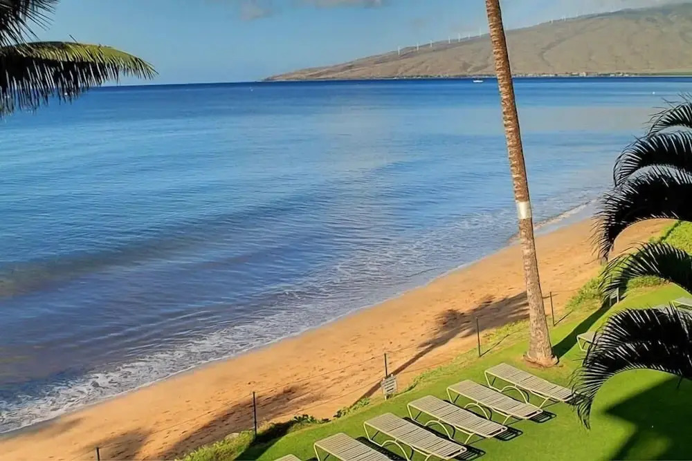 Kihei Beach, #307 1 Bedroom Condo by RedAwning
