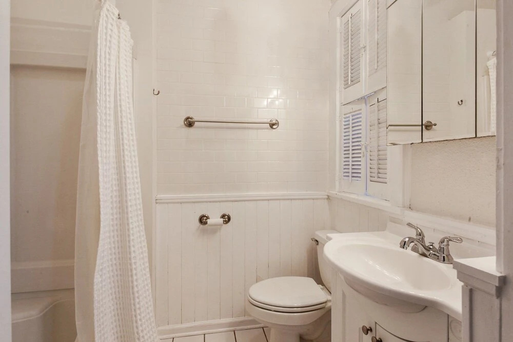 West Jones Apartment Unit #1 - 1 Br Apts