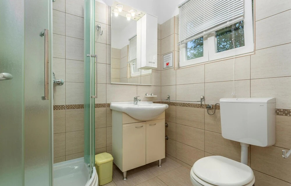 Awesome Home in Pinezici With Wifi and 2 Bedrooms