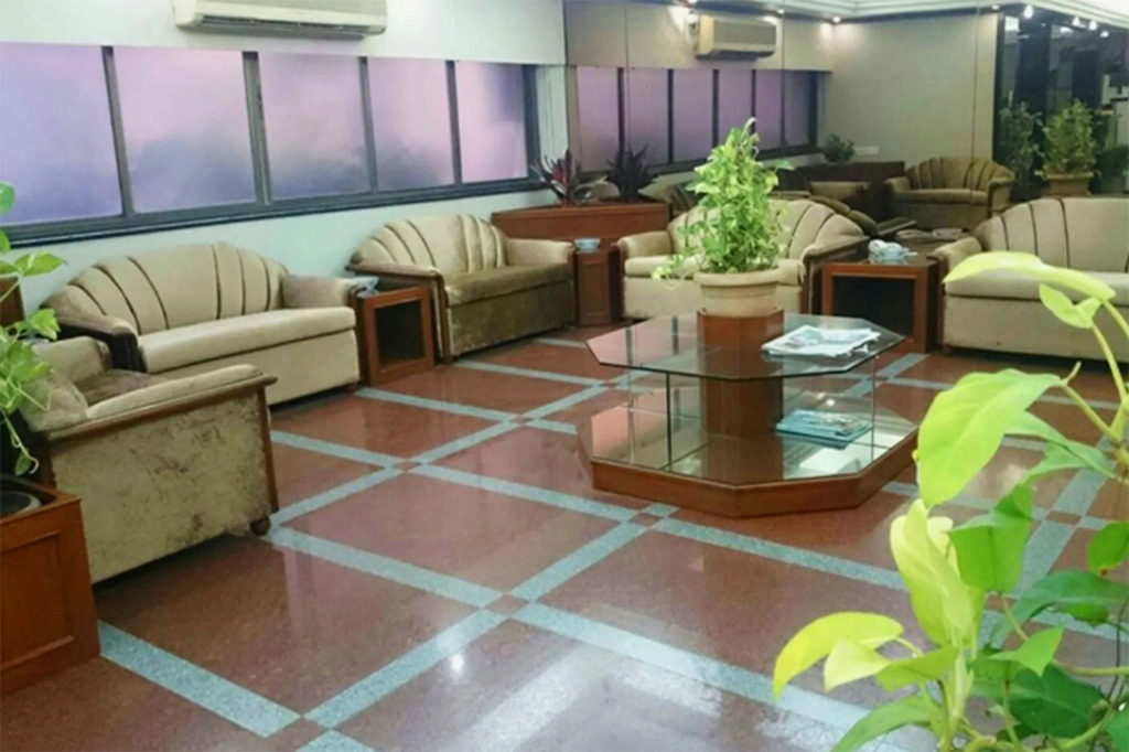 Hotel Mogul Palace - Near Masjid Bunder Mumbai