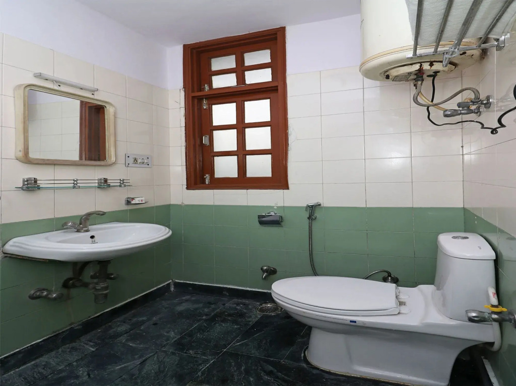 Golden Castle Lodge by OYO Rooms