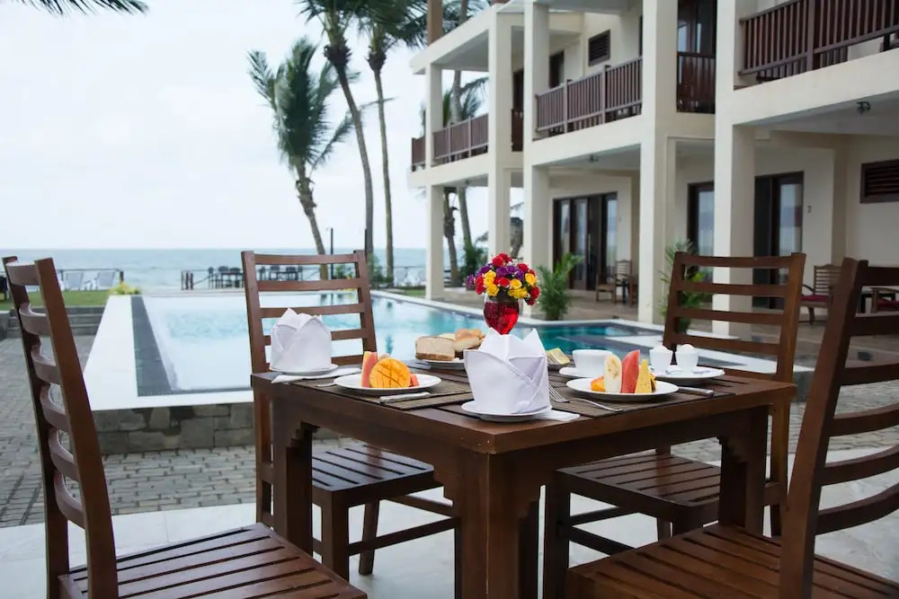 Sapphire Seas Beachfront Hotel