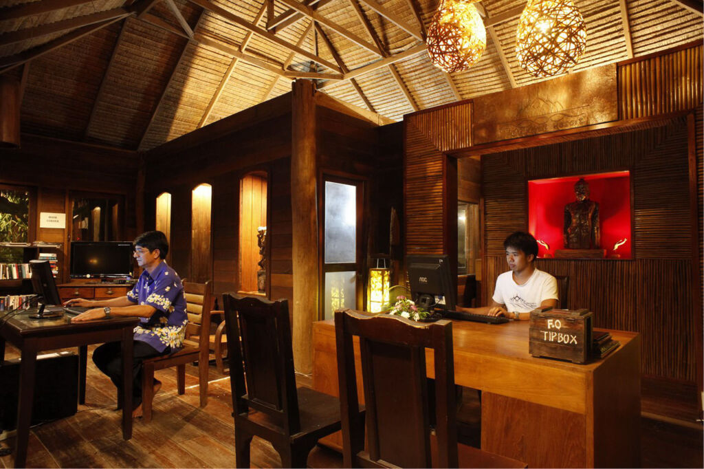 Thapwarin Resort - Green Hotel