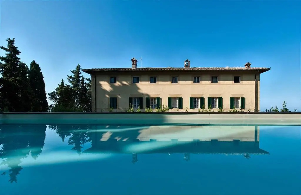 Villa Camaiore by PosarelliVillas