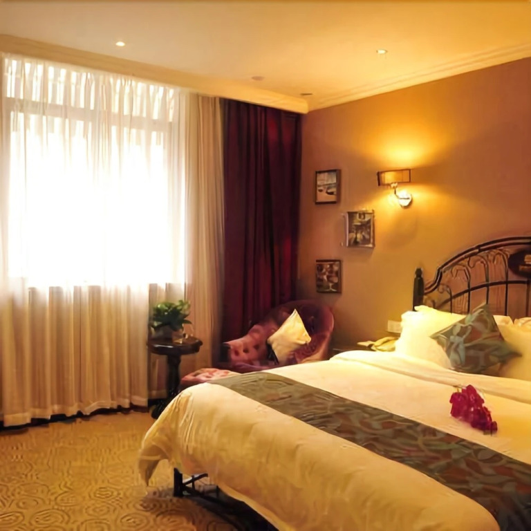 Folunsi Garden Hotel