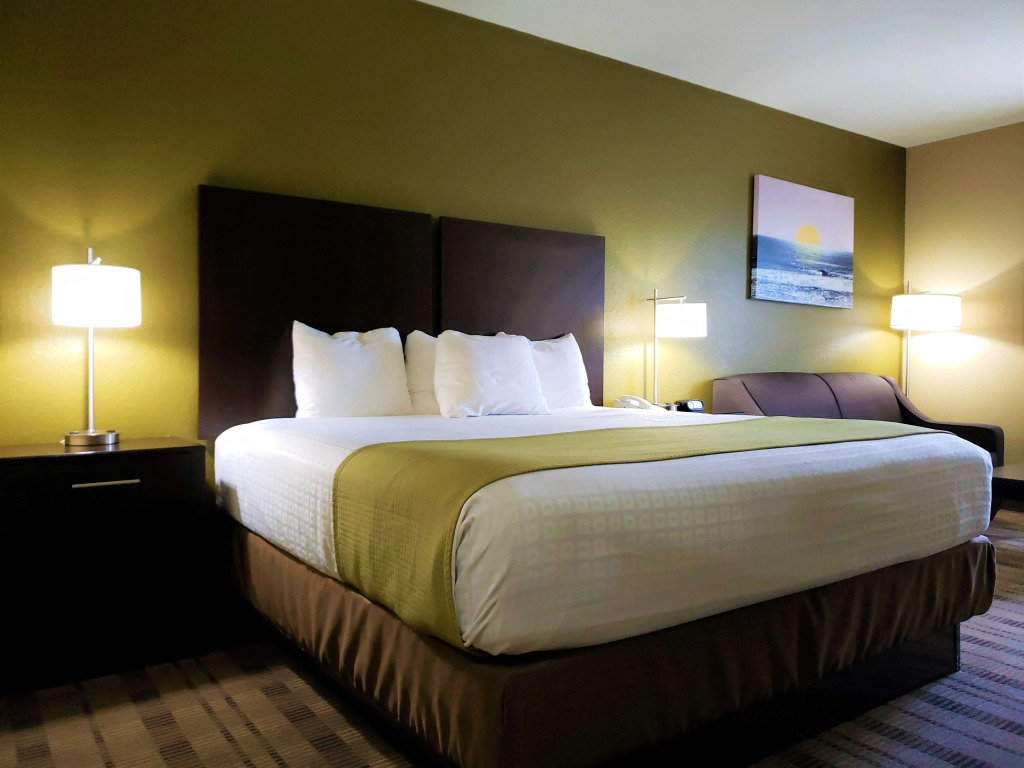 Best Western Edgewater Inn