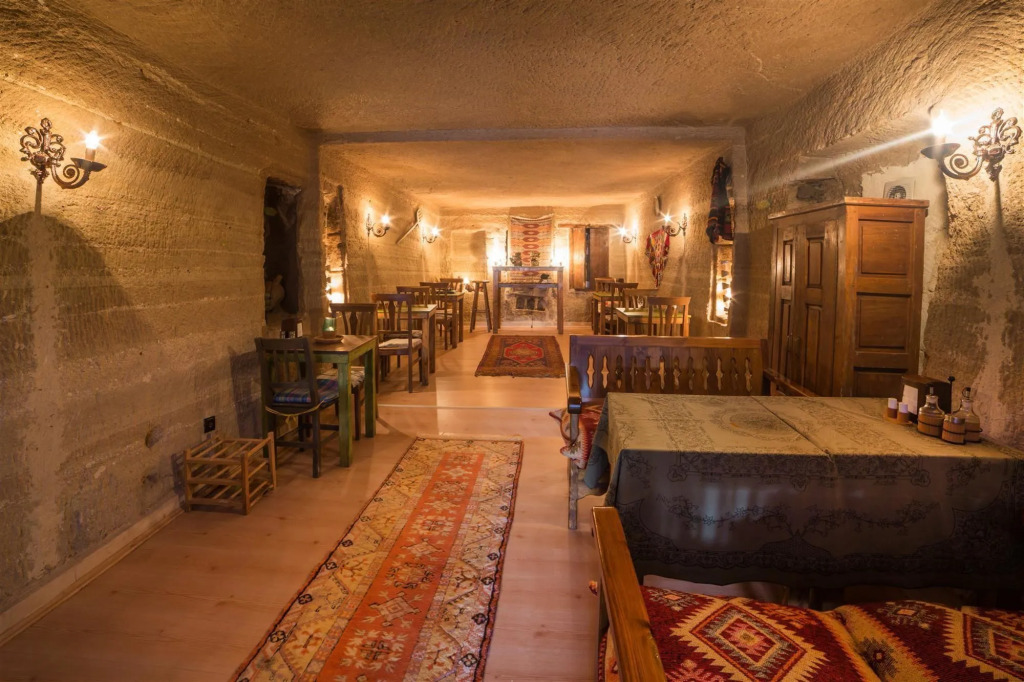 Oriental Cave Suites