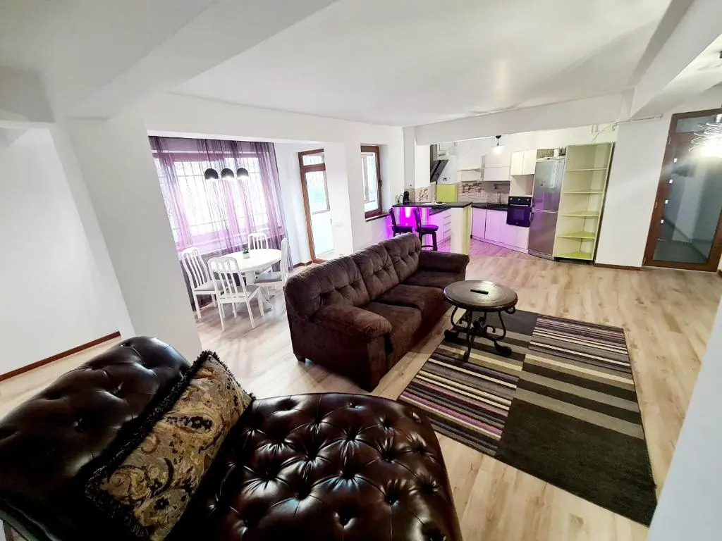R.O.S.E. Apartment