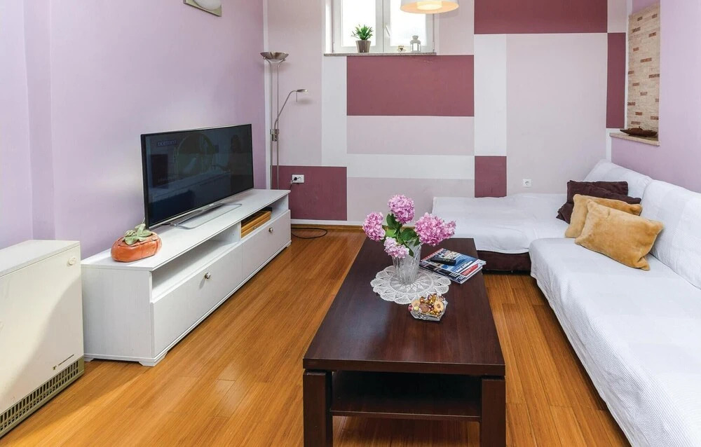 3 Bedroom Beautiful Home In Jadranovo