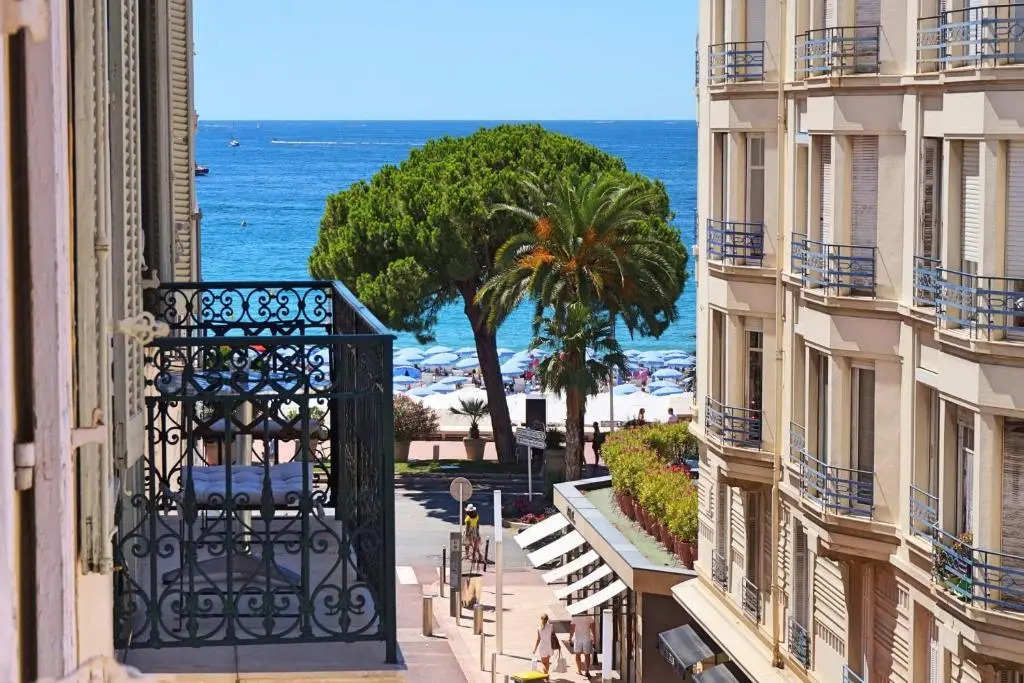 SERRENDY Heart of Cannes 2 minutes Croisette 5 minutes Palais