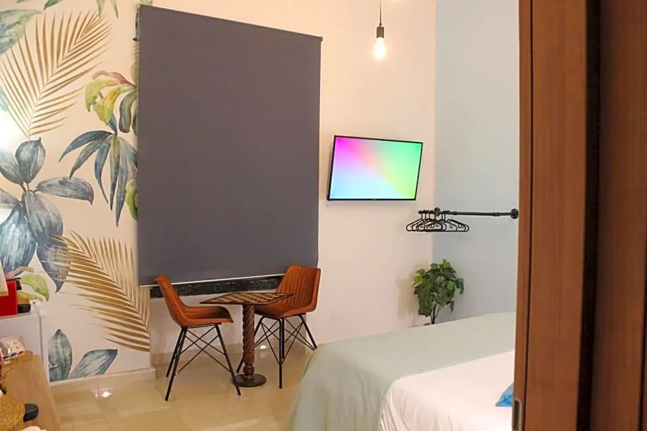Little Suite Capri