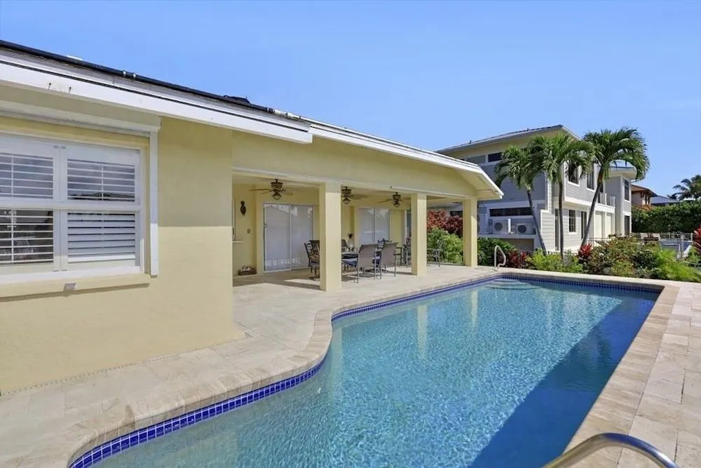 Plantation Home #12955 3 Bedrooms 2 Bathrooms Home