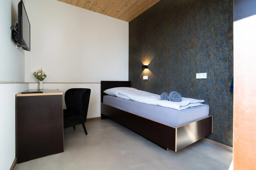 Motel Q