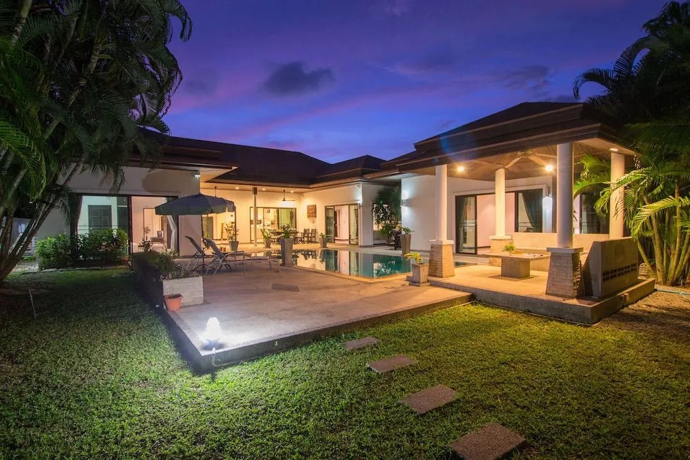 Boutique 3BR Pool Villa White Cove Rawai