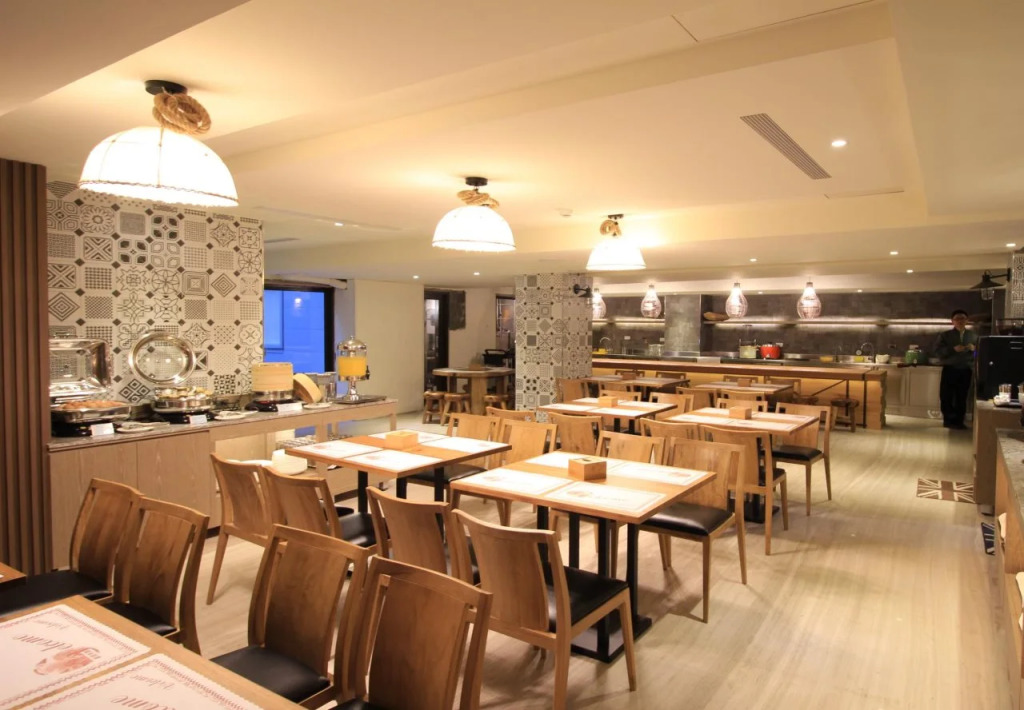 Lan Kwai Fong Garden Hotel