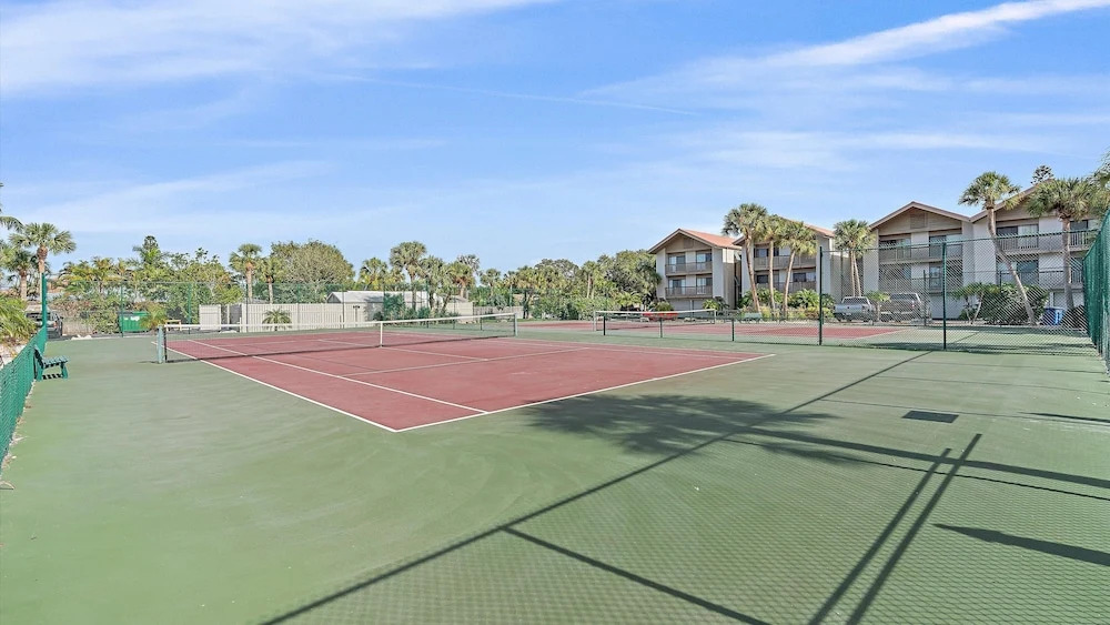 Hawk's Sea Nest 2 Bedroom Condo by RedAwning