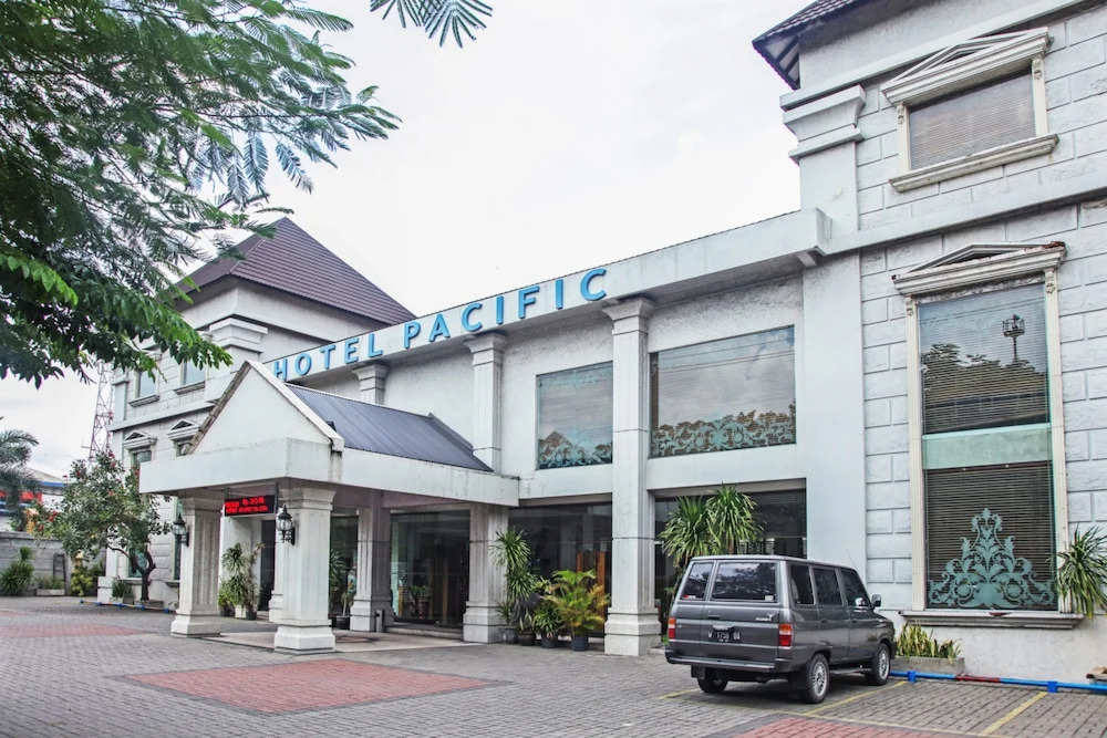 RedDoorz near Tanjung Perak