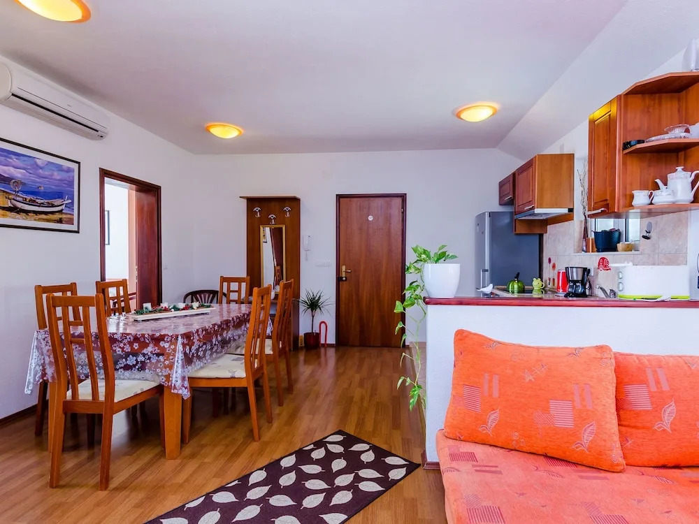 Seaview Apartment in Cavtat Dalmatia With Garden