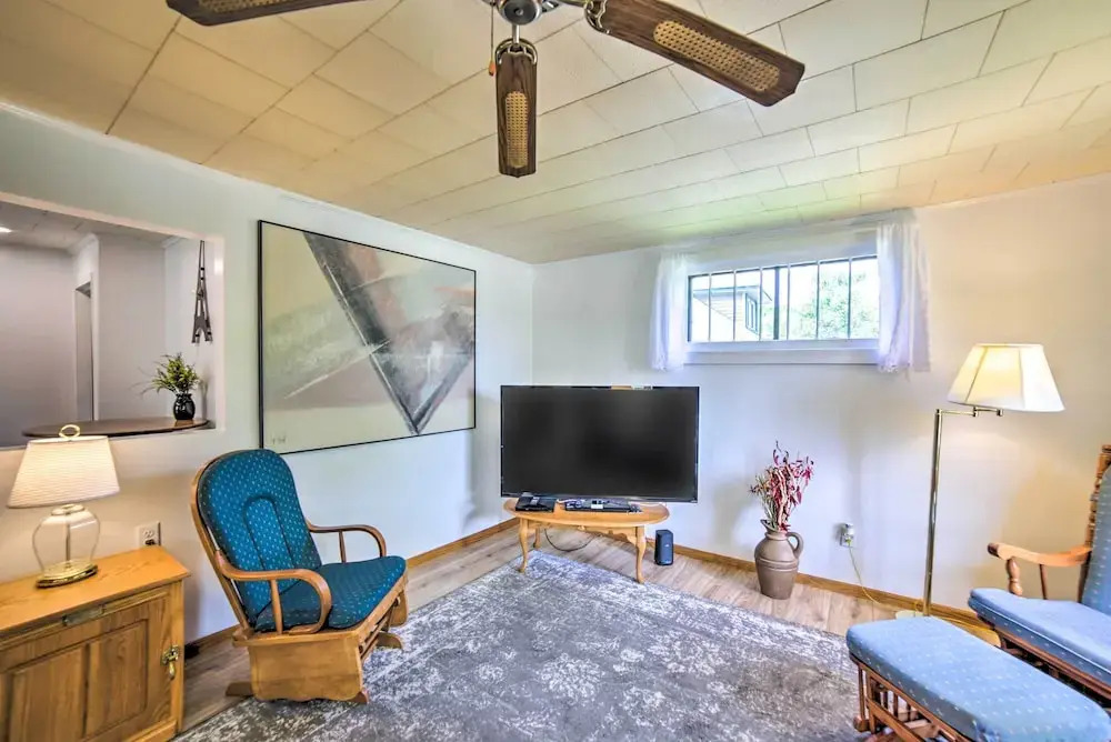 Cozy Ishpeming Cottage w/ Lake & Park Views!