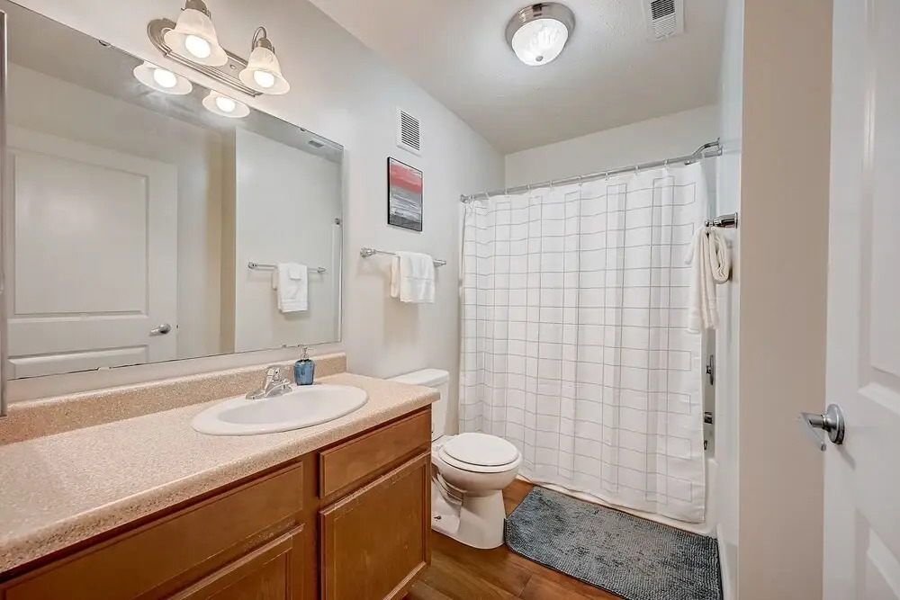 FRONTDESK 1010 Central Apts Downtown Indy
