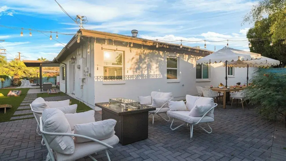 Scottsdale Retreat w/ Private Pool, Outdoor Dining & Close to Old Town Fun Casa Cambridge by Avantstay