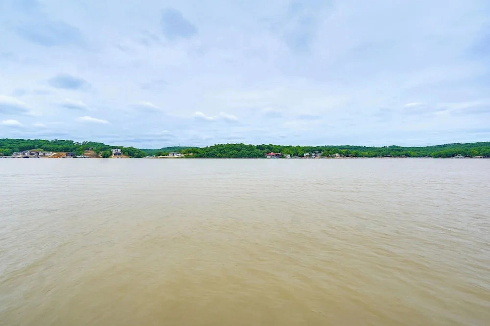 Dock & Lake Access! Family Escape in Osage Beach