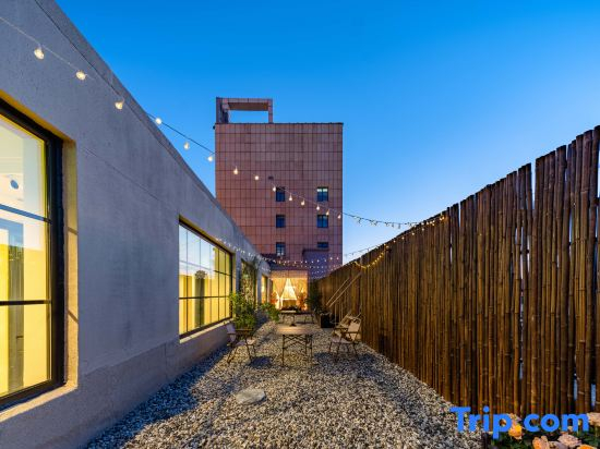 Floral Hotel·Langyue Seaview hotel (Weihai Xingfumen Weigao Plaza)