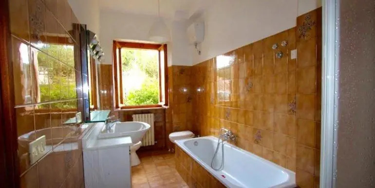 N194 - Numana, ampio trilocale con giardino