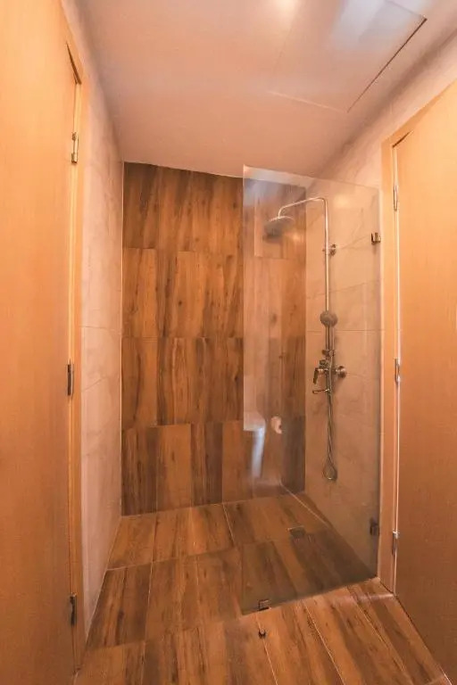 Fully Serviced Apartment at Regatta Living - 2G