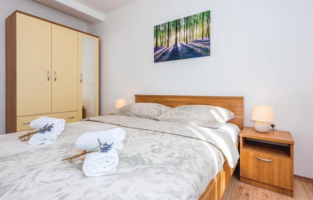 Six-Bedroom Holiday Home In Rogoznica