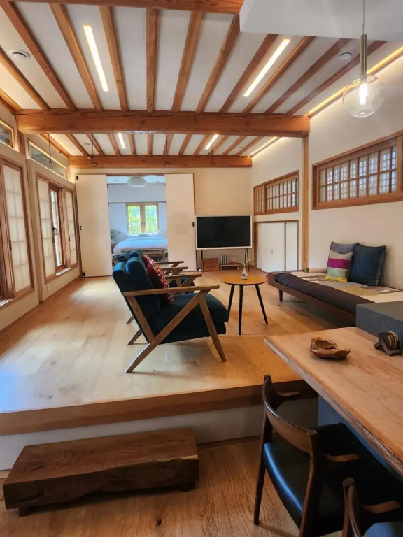 IRIRU Boutique Guesthouse - Hanok Korean traditional house