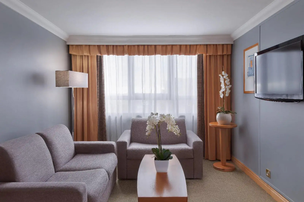 Holiday Inn London Kensington Forum