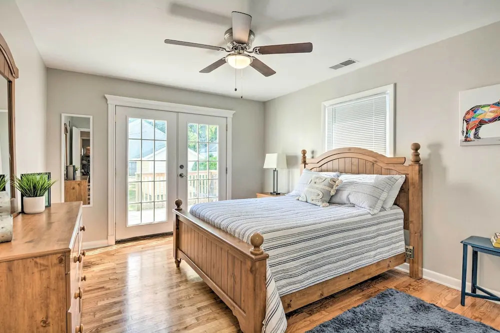 Charming Springfield Home w/ Private Backyard